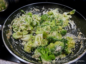 mix-sauce-broccoli